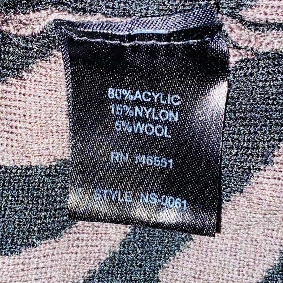 Soft Sweater - Picture 5 of 5